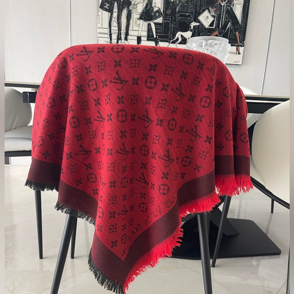 Louis Vuitton Red and Black Monogram shawl,  💯 authentic - Picture 10 of 14